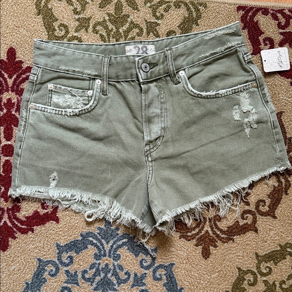 NWT Free People Light Olive Green Distressed Women Shorts